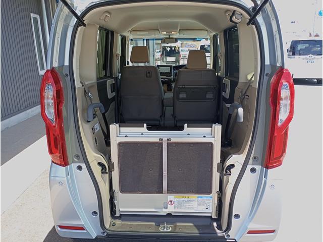 Ｎ－ＢＯＸ Ｇ・スロープＬターボホンダセンシング　車検令和９年１０月　車いすスロープ　福祉装置点検済　車いす１名＋２名乗車　通常４名乗車　リモコン式電動ウィンチ　純正ナビ　バックカメラ　ＥＴＣ　電動ステップ　全国対応１年保証付き　修復歴無し　福祉車両（13枚目）