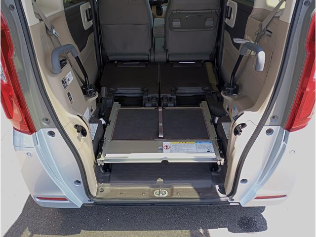 Ｎ－ＢＯＸ Ｇ・スロープＬターボホンダセンシング　車検令和９年１０月　車いすスロープ　福祉装置点検済　車いす１名＋２名乗車　通常４名乗車　リモコン式電動ウィンチ　純正ナビ　バックカメラ　ＥＴＣ　電動ステップ　全国対応１年保証付き　修復歴無し　福祉車両（14枚目）