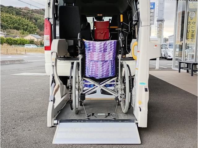 ハイエースバン ウェルキャブ　車いす仕様車　ＡＳタイプ　車検２年付　ディーゼル　車いすリフト　福祉装置点検済　車いす１名＋７名乗車　車いす２名＋５名乗車　キーレス　電動格納ミラー　電動スライドドア　バックカメラ　全国対応１年保証付き　修復歴無し　福祉車両（4枚目）