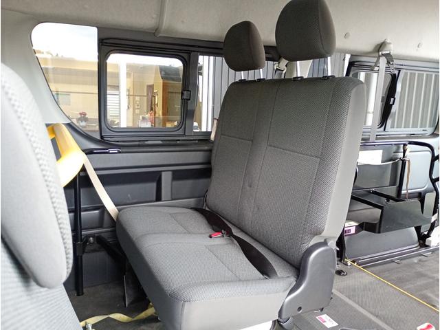 ハイエースバン ウェルキャブ　車いす仕様車　ＡＳタイプ　車検２年付　ディーゼル　車いすリフト　福祉装置点検済　車いす１名＋７名乗車　車いす２名＋５名乗車　キーレス　電動格納ミラー　電動スライドドア　バックカメラ　全国対応１年保証付き　修復歴無し　福祉車両（10枚目）