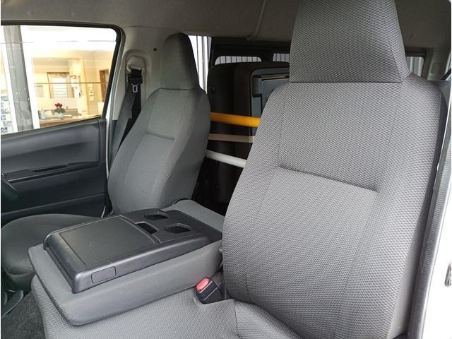 ハイエースバン ウェルキャブ　車いす仕様車　ＡＳタイプ　車検２年付　ディーゼル　車いすリフト　福祉装置点検済　車いす１名＋７名乗車　車いす２名＋５名乗車　キーレス　電動格納ミラー　電動スライドドア　バックカメラ　全国対応１年保証付き　修復歴無し　福祉車両（39枚目）