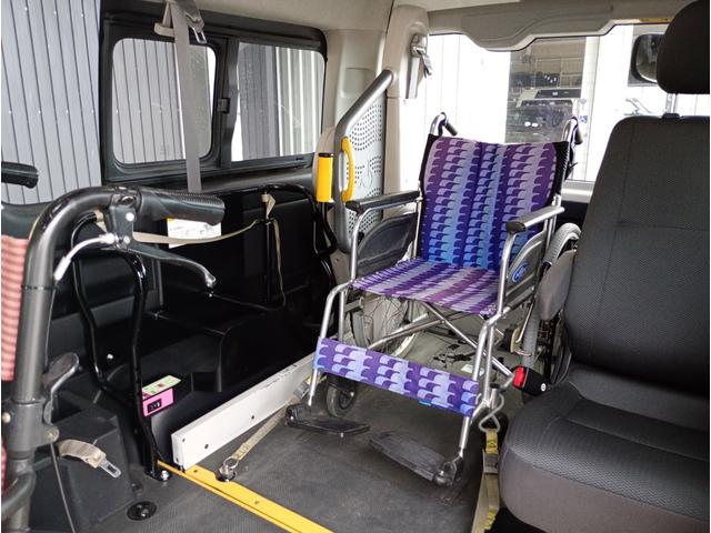 ハイエースバン ウェルキャブ　車いす仕様車　ＡＳタイプ　車検２年付　ディーゼル　車いすリフト　福祉装置点検済　車いす１名＋７名乗車　車いす２名＋５名乗車　キーレス　電動格納ミラー　電動スライドドア　バックカメラ　全国対応１年保証付き　修復歴無し　福祉車両（48枚目）
