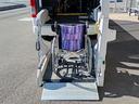 レジアスエースバン 車いす仕様車　Ｂタイプ　車検２年付　ディーゼル　車いすリフト　福祉装置点検済　車いす２名＋８名乗車　キーレス　純正ナビ　バックカメラ　コーナーセンサー　オートステップ　全国対応１年保証付き　修復歴無し　福祉車両　ハイエース（8枚目）