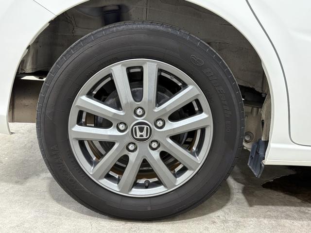 フリード Ｇ・ホンダセンシング　社外ナビフルセグＢカメラＥＴＣＬＥＤＡＷ　Ｆセグ　追突被害軽減ブレーキ　ｉストップ　Ｗエアバッグ　パワーウィンドウ　アクティブクルーズコントロール　スマートキ　カラーバックモニター　ＶＳＡ　エアコン（11枚目）