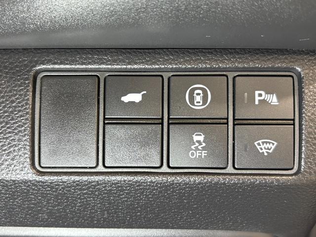ヴェゼル ｅ：ＨＥＶＺ　ナビフルセグＢカメラＥＴＣＬＥＤＡＷ　衝突回避支援ブレーキ機能　スマキ　Ｐトランク　フルオートエアコン　Ｄレコ　エアバッグ　両席エアバック　Ｒカメ　パワーウィンドウ　ＬＥＤランプ　ソナー　クルーズＣ（22枚目）