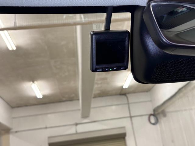 ヴェゼル ｅ：ＨＥＶＺ　ナビフルセグＢカメラＥＴＣＬＥＤＡＷ　衝突回避支援ブレーキ機能　スマキ　Ｐトランク　フルオートエアコン　Ｄレコ　エアバッグ　両席エアバック　Ｒカメ　パワーウィンドウ　ＬＥＤランプ　ソナー　クルーズＣ（25枚目）