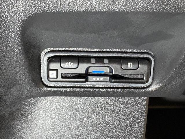 Ｎ－ＢＯＸカスタム ターボ　ナビフルセグＢカメラＥＴＣＬＥＤＡＷ　衝突被害軽減　キーフリー　Ｐセンサー　ＥＳＣ　パワステ　ＤＶＤ再生　両席エアバック　サイドエアバッグ　ターボ車　ＵＳＢ接続　スマキー　パワーウィンドウ　ＡＢＳ（20枚目）