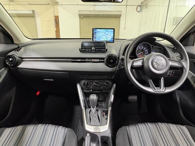 ＭＡＺＤＡ２ １５Ｃ　後付ナビワンセグＢカメラＥＴＣＬＥＤ　スマートシティブレーキサポート　マニュアルエアコン　ＥＴＣ車載器　横滑り防止装置　バックモニター　ＬＥＤヘッドライト　アイドリング　助手席エアバッグ　キーレス（3枚目）