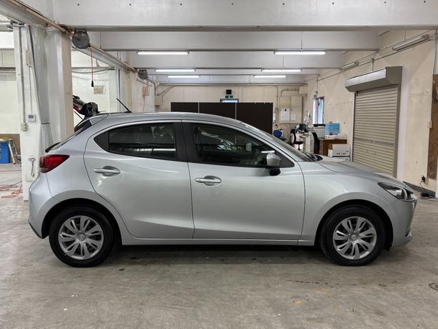 ＭＡＺＤＡ２ １５Ｃ　後付ナビワンセグＢカメラＥＴＣＬＥＤ　スマートシティブレーキサポート　マニュアルエアコン　ＥＴＣ車載器　横滑り防止装置　バックモニター　ＬＥＤヘッドライト　アイドリング　助手席エアバッグ　キーレス（7枚目）