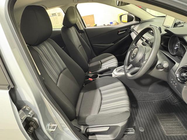 ＭＡＺＤＡ２ １５Ｃ　後付ナビワンセグＢカメラＥＴＣＬＥＤ　スマートシティブレーキサポート　マニュアルエアコン　ＥＴＣ車載器　横滑り防止装置　バックモニター　ＬＥＤヘッドライト　アイドリング　助手席エアバッグ　キーレス（23枚目）