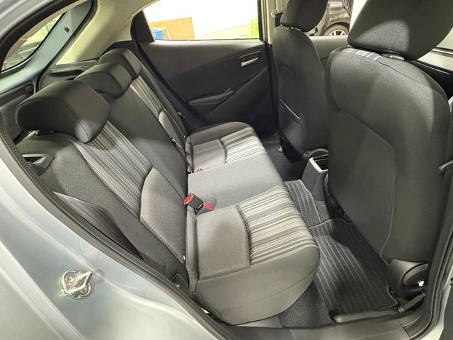 ＭＡＺＤＡ２ １５Ｃ　後付ナビワンセグＢカメラＥＴＣＬＥＤ　スマートシティブレーキサポート　マニュアルエアコン　ＥＴＣ車載器　横滑り防止装置　バックモニター　ＬＥＤヘッドライト　アイドリング　助手席エアバッグ　キーレス（24枚目）