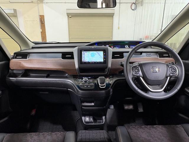 フリード＋ハイブリッド ハイブリッド・クロスターホンダセンシング　ナビフルセグＢカメラＥＴＣＬＥＤＡＷ　バックカメラ　シートヒーター　地デジフルセグ　両側電動ドア　サイドエアバッグ　ＬＥＤヘッドライト　スマートキー　横滑り防止装置　クルーズコントロール　ドラレコ（3枚目）