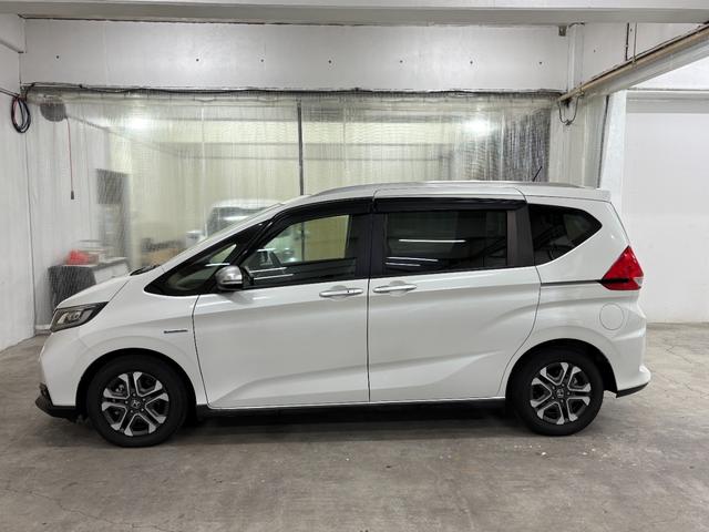 フリード＋ハイブリッド ハイブリッド・クロスターホンダセンシング　ナビフルセグＢカメラＥＴＣＬＥＤＡＷ　バックカメラ　シートヒーター　地デジフルセグ　両側電動ドア　サイドエアバッグ　ＬＥＤヘッドライト　スマートキー　横滑り防止装置　クルーズコントロール　ドラレコ（8枚目）