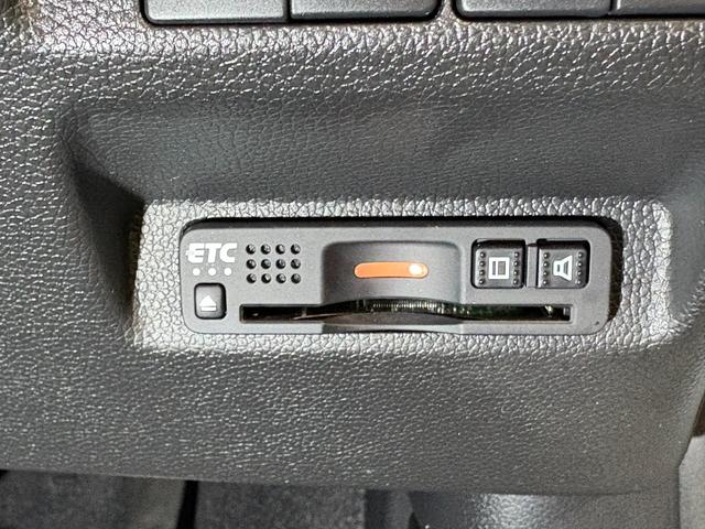 フリード＋ハイブリッド ハイブリッド・クロスターホンダセンシング　ナビフルセグＢカメラＥＴＣＬＥＤＡＷ　バックカメラ　シートヒーター　地デジフルセグ　両側電動ドア　サイドエアバッグ　ＬＥＤヘッドライト　スマートキー　横滑り防止装置　クルーズコントロール　ドラレコ（21枚目）