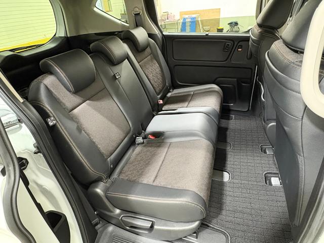 フリード＋ハイブリッド ハイブリッド・クロスターホンダセンシング　ナビフルセグＢカメラＥＴＣＬＥＤＡＷ　バックカメラ　シートヒーター　地デジフルセグ　両側電動ドア　サイドエアバッグ　ＬＥＤヘッドライト　スマートキー　横滑り防止装置　クルーズコントロール　ドラレコ（30枚目）