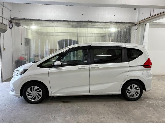 フリード G ナビフルセグBカメラETCLED Aクルーズ 3列シート LEDヘッドライト パワーウインドウ 地デジ Rカメラ VSA USB ドライブレコーダー エアコン エアバッグ スマートキー ECONモード(8枚目)