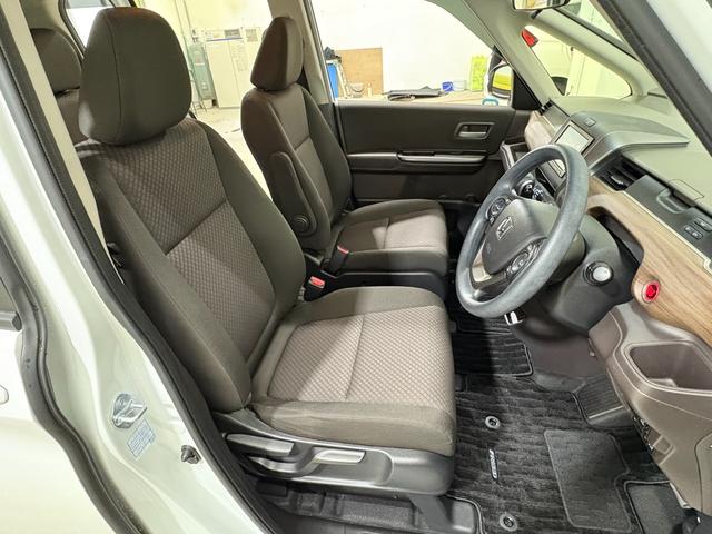 フリード G ナビフルセグBカメラETCLED Aクルーズ 3列シート LEDヘッドライト パワーウインドウ 地デジ Rカメラ VSA USB ドライブレコーダー エアコン エアバッグ スマートキー ECONモード(28枚目)