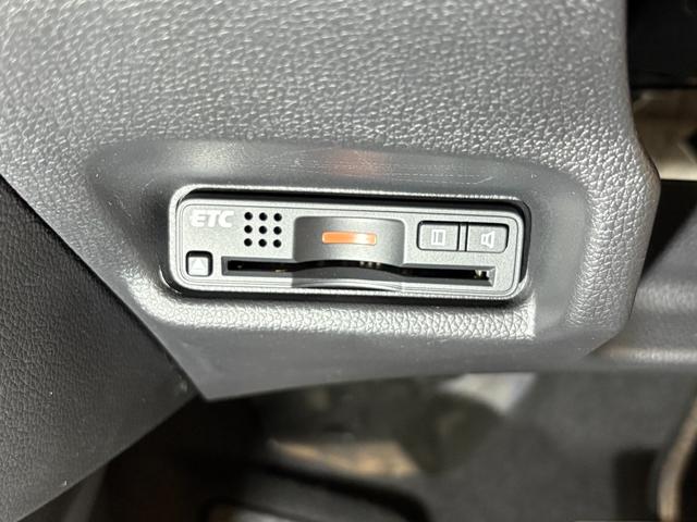 フィットハイブリッド Ｌパッケージ　ナビフルセグＢカメラＥＴＣＬＥＤＡＷ　ナビ＆ＴＶ　地デジフルセグＴＶ　ＵＳＢ　ＤＶＤ再生　バックカメラ　オートクルーズコントロール　ＥＳＣ　ＡＵＴＯエアコン　ＡＢＳ　運転席助手席エアバッグ　キーフリー（20枚目）