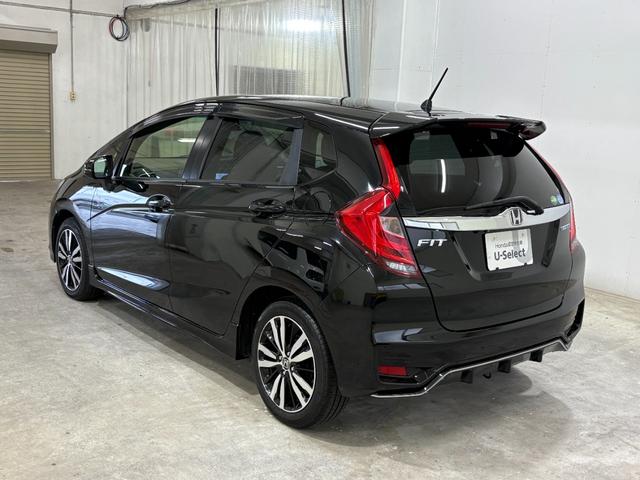 フィットハイブリッド Ｓホンダセンシング　ナビフルセグＢカメラＥＴＣＬＥＤＡＷ　スマ－トキ－　ナビＴＶ　アクティブクルーズコントロール　パワーウインドウ　ドライブレコーダ　サイドエアバック　ＤＶＤ再生　パワーステアリング　ＬＥＤヘッドランプ（2枚目）