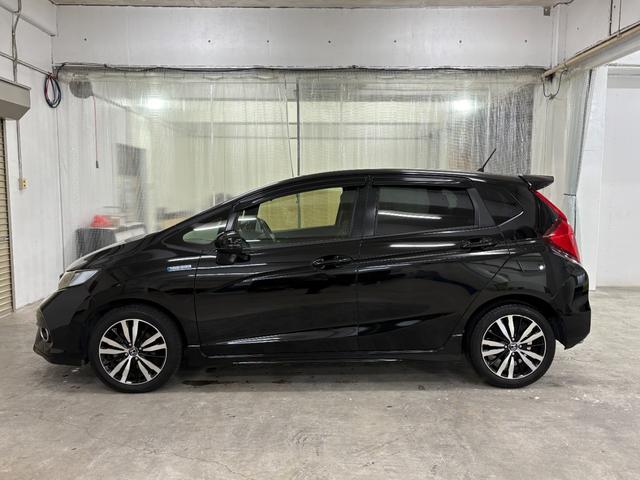 フィットハイブリッド Ｓホンダセンシング　ナビフルセグＢカメラＥＴＣＬＥＤＡＷ　スマ－トキ－　ナビＴＶ　アクティブクルーズコントロール　パワーウインドウ　ドライブレコーダ　サイドエアバック　ＤＶＤ再生　パワーステアリング　ＬＥＤヘッドランプ（8枚目）