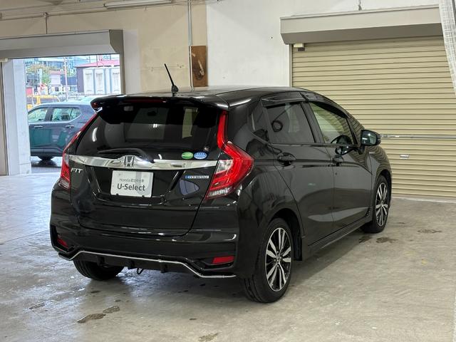 フィットハイブリッド Ｓホンダセンシング　ナビフルセグＢカメラＥＴＣＬＥＤＡＷ　スマ－トキ－　ナビＴＶ　アクティブクルーズコントロール　パワーウインドウ　ドライブレコーダ　サイドエアバック　ＤＶＤ再生　パワーステアリング　ＬＥＤヘッドランプ（9枚目）