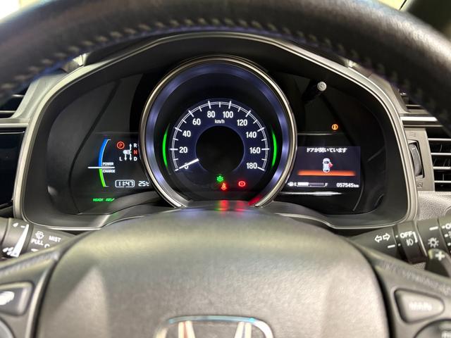 フィットハイブリッド Ｓホンダセンシング　ナビフルセグＢカメラＥＴＣＬＥＤＡＷ　スマ－トキ－　ナビＴＶ　アクティブクルーズコントロール　パワーウインドウ　ドライブレコーダ　サイドエアバック　ＤＶＤ再生　パワーステアリング　ＬＥＤヘッドランプ（15枚目）