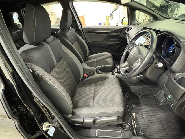 フィットハイブリッド Ｓホンダセンシング　ナビフルセグＢカメラＥＴＣＬＥＤＡＷ　スマ－トキ－　ナビＴＶ　アクティブクルーズコントロール　パワーウインドウ　ドライブレコーダ　サイドエアバック　ＤＶＤ再生　パワーステアリング　ＬＥＤヘッドランプ（27枚目）