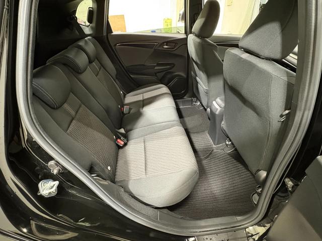 フィットハイブリッド Ｓホンダセンシング　ナビフルセグＢカメラＥＴＣＬＥＤＡＷ　スマ－トキ－　ナビＴＶ　アクティブクルーズコントロール　パワーウインドウ　ドライブレコーダ　サイドエアバック　ＤＶＤ再生　パワーステアリング　ＬＥＤヘッドランプ（28枚目）