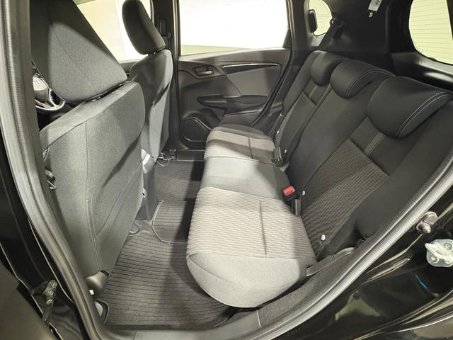 フィットハイブリッド Ｓホンダセンシング　ナビフルセグＢカメラＥＴＣＬＥＤＡＷ　スマ－トキ－　ナビＴＶ　アクティブクルーズコントロール　パワーウインドウ　ドライブレコーダ　サイドエアバック　ＤＶＤ再生　パワーステアリング　ＬＥＤヘッドランプ（30枚目）