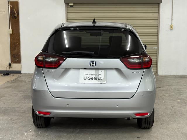 フィット ｅ：ＨＥＶベーシック　ナビＢカメラＥＴＣＬＥＤ　カーテンエアバッグ　ＣＭＢＳ　ＵＳＢポート　Ｒカメ　スマートキー　ＬＥＤヘッド　パワーウインドウ　オートエアコン　ＥＴＣ車載器　クルーズコントロール　エアバッグ　ＡＢＳ（10枚目）