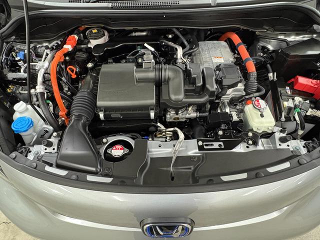 フィット ｅ：ＨＥＶベーシック　ナビＢカメラＥＴＣＬＥＤ　カーテンエアバッグ　ＣＭＢＳ　ＵＳＢポート　Ｒカメ　スマートキー　ＬＥＤヘッド　パワーウインドウ　オートエアコン　ＥＴＣ車載器　クルーズコントロール　エアバッグ　ＡＢＳ（32枚目）