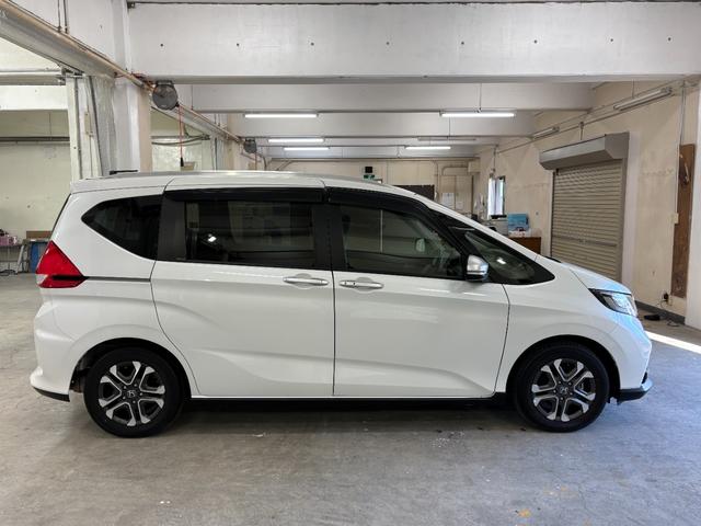 フリード＋ クロスター　ナビフルセグＢカメラＥＴＣＬＥＤＡＷ　両側パワースライドドア　サイドカーテンエアバック　ＬＥＤライト　リヤカメラ　地デジフルセグ　前席シートヒーター　ＶＳＡ　ドライブレコーダー　ＵＳＢ接続　クルコン（7枚目）