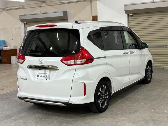 フリード＋ クロスター　ナビフルセグＢカメラＥＴＣＬＥＤＡＷ　両側パワースライドドア　サイドカーテンエアバック　ＬＥＤライト　リヤカメラ　地デジフルセグ　前席シートヒーター　ＶＳＡ　ドライブレコーダー　ＵＳＢ接続　クルコン（9枚目）