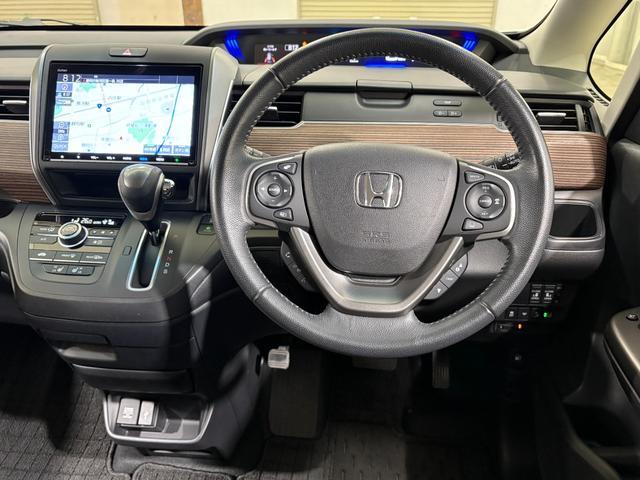 フリード＋ クロスター　ナビフルセグＢカメラＥＴＣＬＥＤＡＷ　両側パワースライドドア　サイドカーテンエアバック　ＬＥＤライト　リヤカメラ　地デジフルセグ　前席シートヒーター　ＶＳＡ　ドライブレコーダー　ＵＳＢ接続　クルコン（12枚目）