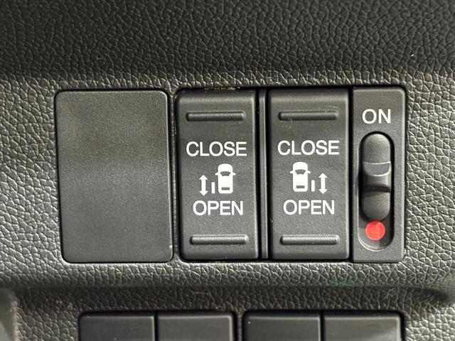 フリード＋ クロスター　ナビフルセグＢカメラＥＴＣＬＥＤＡＷ　両側パワースライドドア　サイドカーテンエアバック　ＬＥＤライト　リヤカメラ　地デジフルセグ　前席シートヒーター　ＶＳＡ　ドライブレコーダー　ＵＳＢ接続　クルコン（21枚目）