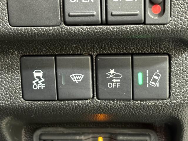 フリード＋ クロスター　ナビフルセグＢカメラＥＴＣＬＥＤＡＷ　両側パワースライドドア　サイドカーテンエアバック　ＬＥＤライト　リヤカメラ　地デジフルセグ　前席シートヒーター　ＶＳＡ　ドライブレコーダー　ＵＳＢ接続　クルコン（22枚目）