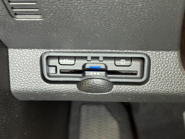 N-ONE プレミアム ナビフルセグBカメラETCLEDAW USBポート 衝突軽減 DVD再生 ESC コーナーセンサー シ-トヒ-タ- バックカメラ カーテンエアバック ナビTV スマートキー AAC ABS キーレス(20枚目)