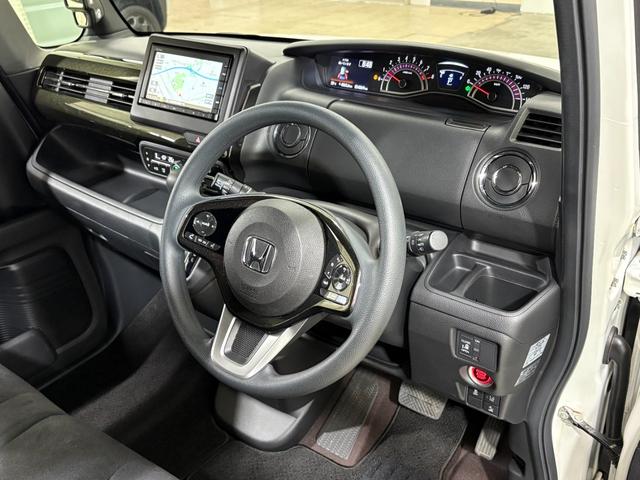 N-BOXカスタム G・Lホンダセンシング ナビBカメラETCLEDAW 助手席エアバッグ キーレス シートH アイドリングST スマ-トキ- リアカメラ 前車追従機能 サイドエアバッグ LEDヘッドライト USB パワーステアリング VSA(13枚目)