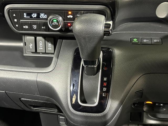 N-BOXカスタム G・Lホンダセンシング ナビBカメラETCLEDAW 助手席エアバッグ キーレス シートH アイドリングST スマ-トキ- リアカメラ 前車追従機能 サイドエアバッグ LEDヘッドライト USB パワーステアリング VSA(18枚目)