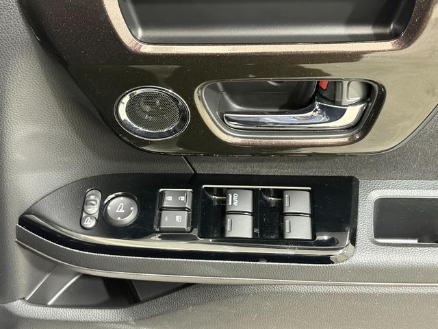 N-BOXカスタム G・Lホンダセンシング ナビBカメラETCLEDAW 助手席エアバッグ キーレス シートH アイドリングST スマ-トキ- リアカメラ 前車追従機能 サイドエアバッグ LEDヘッドライト USB パワーステアリング VSA(27枚目)