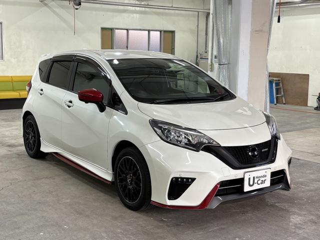 ノート ｅ－パワーニスモ　ナビフルセグアラウンドビューモニターＥＴＣＬＥＤＡＷ　ＬＥＤランプ　地デジ　横滑り防止機能　クルコン　ＤＶＤ　フルオートエアコン　スマートキープッシュスタート　Ｗエアバッグ　キーフリー　ドラレコ（6枚目）