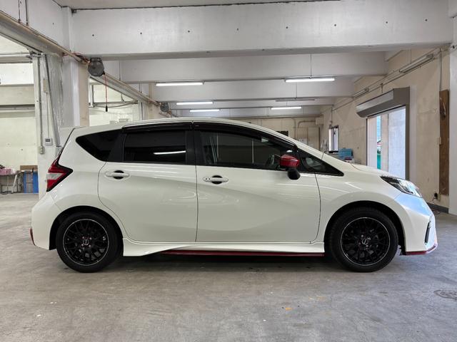 ノート ｅ－パワーニスモ　ナビフルセグアラウンドビューモニターＥＴＣＬＥＤＡＷ　ＬＥＤランプ　地デジ　横滑り防止機能　クルコン　ＤＶＤ　フルオートエアコン　スマートキープッシュスタート　Ｗエアバッグ　キーフリー　ドラレコ（7枚目）