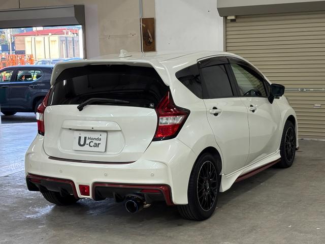 ノート ｅ－パワーニスモ　ナビフルセグアラウンドビューモニターＥＴＣＬＥＤＡＷ　ＬＥＤランプ　地デジ　横滑り防止機能　クルコン　ＤＶＤ　フルオートエアコン　スマートキープッシュスタート　Ｗエアバッグ　キーフリー　ドラレコ（9枚目）