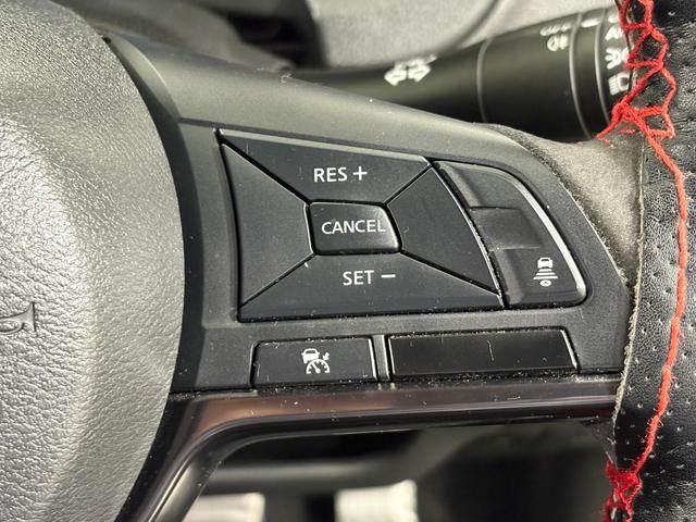 ノート ｅ－パワーニスモ　ナビフルセグアラウンドビューモニターＥＴＣＬＥＤＡＷ　ＬＥＤランプ　地デジ　横滑り防止機能　クルコン　ＤＶＤ　フルオートエアコン　スマートキープッシュスタート　Ｗエアバッグ　キーフリー　ドラレコ（23枚目）