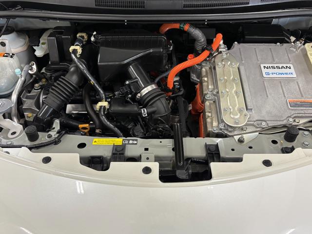 ノート ｅ－パワーニスモ　ナビフルセグアラウンドビューモニターＥＴＣＬＥＤＡＷ　ＬＥＤランプ　地デジ　横滑り防止機能　クルコン　ＤＶＤ　フルオートエアコン　スマートキープッシュスタート　Ｗエアバッグ　キーフリー　ドラレコ（34枚目）