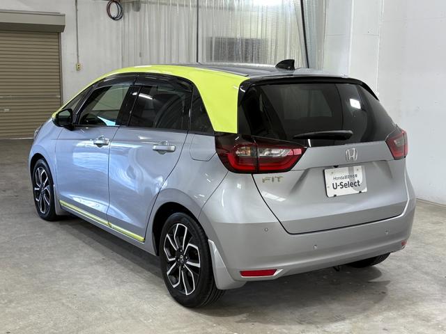 フィット ネス　ナビフルセグＢカメラＬＥＤＡＷ　衝突軽減装置　アイドリングストップ　キーレス　ＶＳＡ　ＬＥＤヘッド　ＤＶＤ再生　ドラレコ　バックカメラ　カーテンエアバック　オートクルーズコントロール　地デジフルセグ（2枚目）