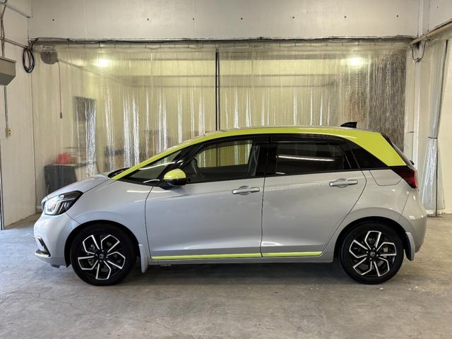 フィット ネス　ナビフルセグＢカメラＬＥＤＡＷ　衝突軽減装置　アイドリングストップ　キーレス　ＶＳＡ　ＬＥＤヘッド　ＤＶＤ再生　ドラレコ　バックカメラ　カーテンエアバック　オートクルーズコントロール　地デジフルセグ（8枚目）