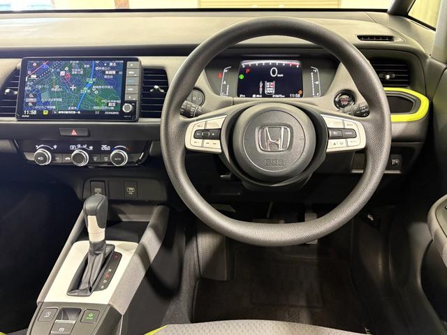 フィット ネス　ナビフルセグＢカメラＬＥＤＡＷ　衝突軽減装置　アイドリングストップ　キーレス　ＶＳＡ　ＬＥＤヘッド　ＤＶＤ再生　ドラレコ　バックカメラ　カーテンエアバック　オートクルーズコントロール　地デジフルセグ（12枚目）