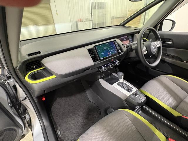 フィット ネス　ナビフルセグＢカメラＬＥＤＡＷ　衝突軽減装置　アイドリングストップ　キーレス　ＶＳＡ　ＬＥＤヘッド　ＤＶＤ再生　ドラレコ　バックカメラ　カーテンエアバック　オートクルーズコントロール　地デジフルセグ（30枚目）