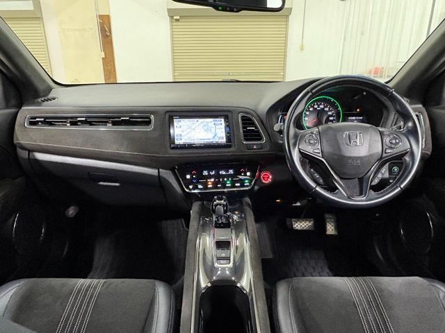 ヴェゼル ハイブリッドＲＳ・ホンダセンシング　ナビフルセグＢカメラＥＴＣＬＥＤＡＷ　ＥＴＣ付　サイドＳＲＳ　Ｒカメ　フルオートエアコン　ＵＳＢ接続　両席エアバック　スマキー　オートクルーズコントロール　衝突軽減ブレーキシステム　ＴＶナビ　ＡＢＳ（3枚目）